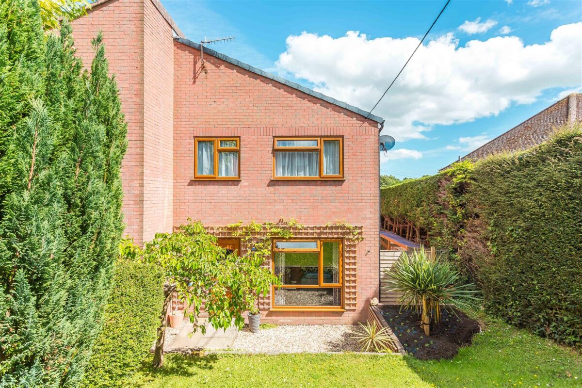 Knightstone Rise, Bridport