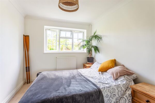 Salway Gardens, Axminster