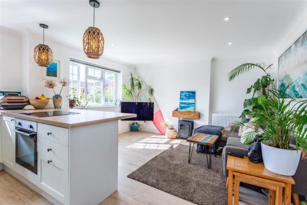 Salway Gardens, Axminster