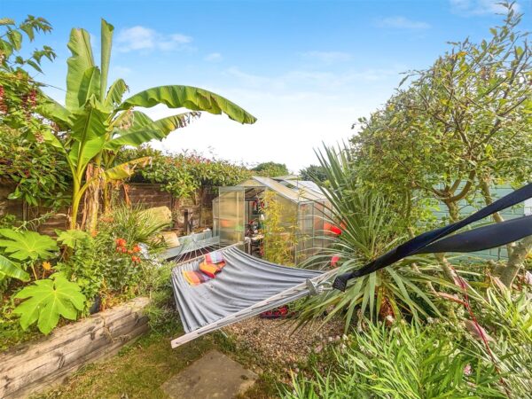Salway Gardens, Axminster