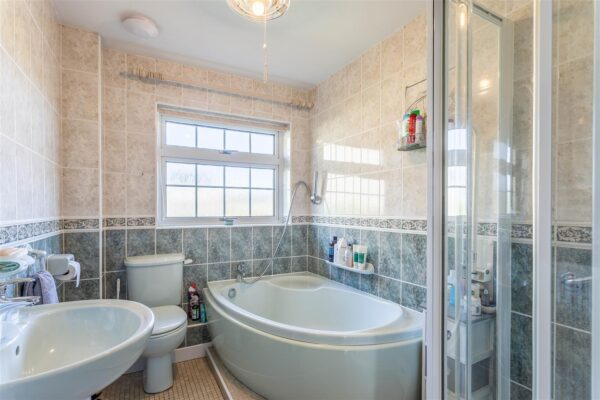 Axe Valley Close, Mosterton