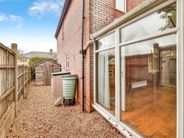 Chard Road, Axminster, Devon