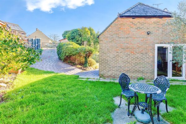Barges Close, Litton Cheney, Dorchester