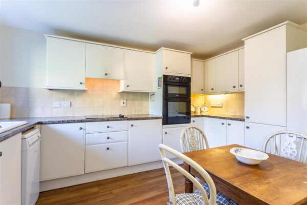 Barges Close, Litton Cheney, Dorchester