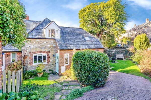 Barges Close, Litton Cheney, Dorchester
