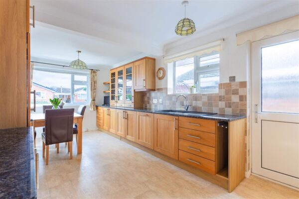 Canterbury Close, Feniton, Honiton