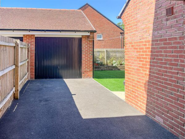 Woodberry Down Way, Lyme Regis