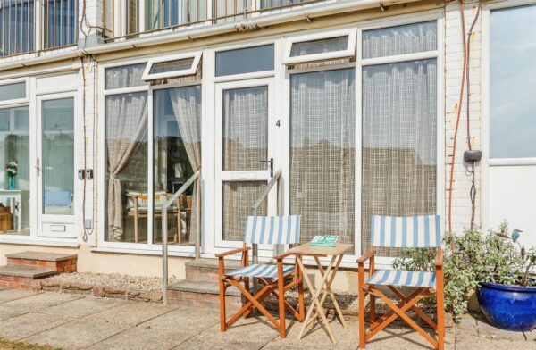 Kingfisher Court, West Bay