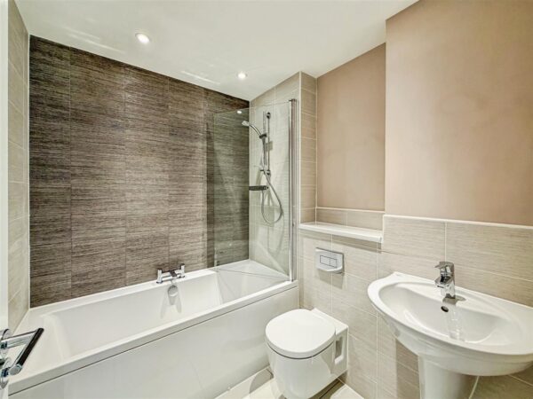 Churchill Rise, Axminster