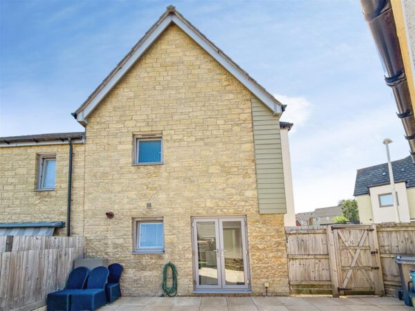 Churchill Rise, Axminster