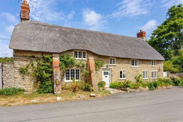 Burton Bradstock, Dorset    For Sale By Auction