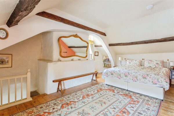 Burton Bradstock, Dorset    For Sale By Auction