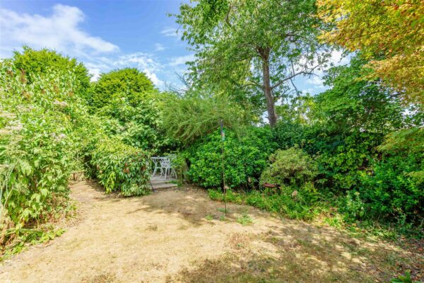Burton Bradstock, Dorset    For Sale By Auction