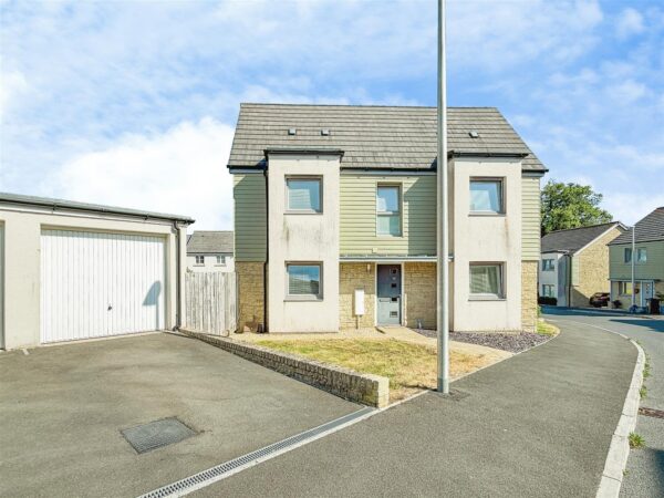 Churchill Rise, Axminster
