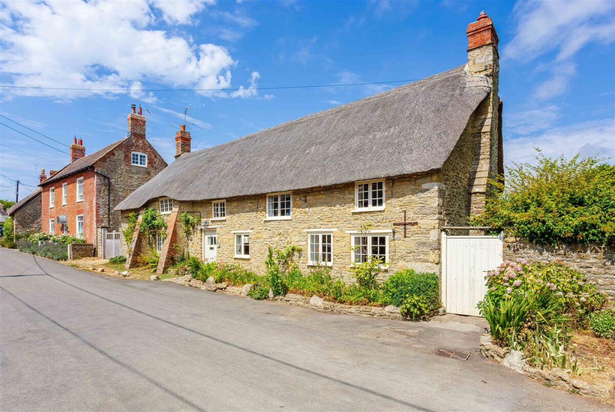 Burton Bradstock, Dorset    For Sale By Auction