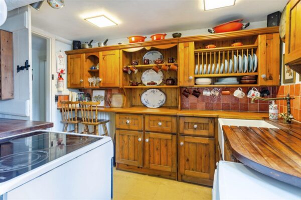 Burton Bradstock, Dorset    For Sale By Auction