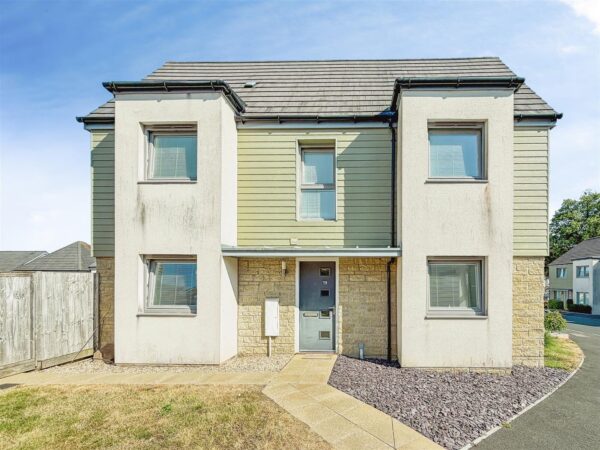 Churchill Rise, Axminster