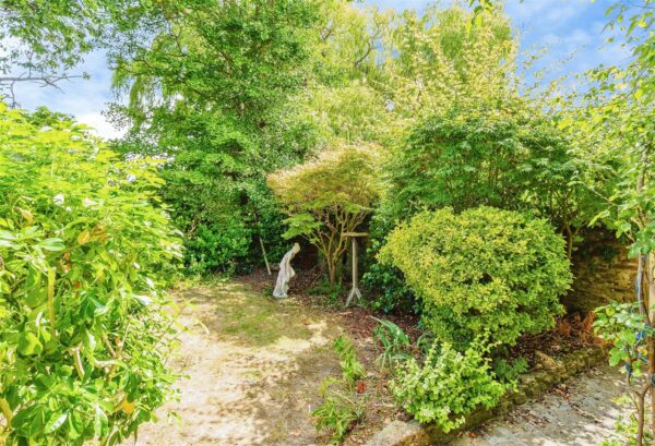 Burton Bradstock, Dorset    For Sale By Auction