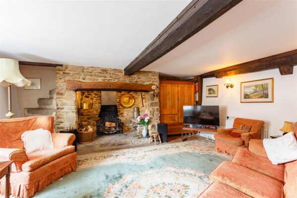 Burton Bradstock, Dorset    For Sale By Auction