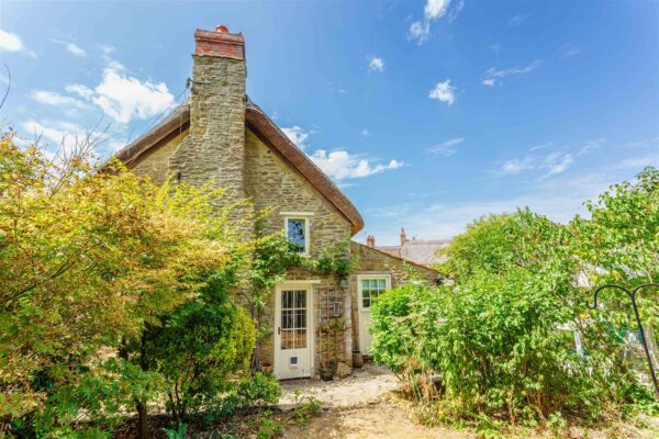 Burton Bradstock, Dorset    For Sale By Auction