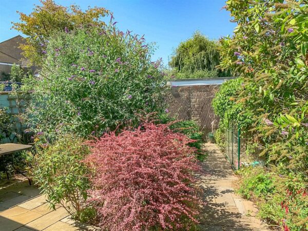 Holly Grove, Crewkerne