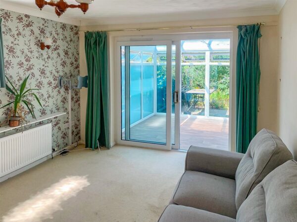 Holly Grove, Crewkerne