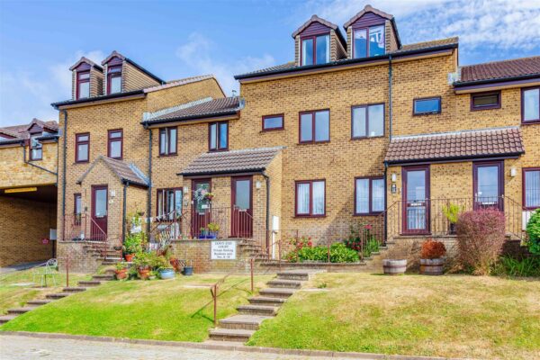 13 Down End Court, Bridport