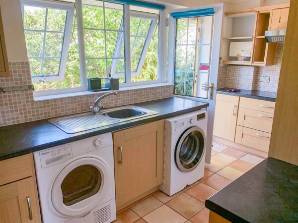 Holly Grove, Crewkerne