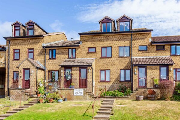 13 Down End Court, Bridport