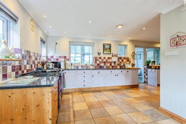 Beach Road, Burton Bradstock